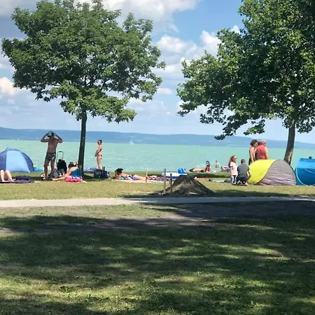 Апартаменты Tancsis Ueduelo 1/5 Балатонлелле